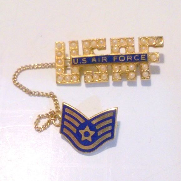 Vintage US Air Force Staff Sargent Sweetheart Pin USAF - Picture 1 of 4